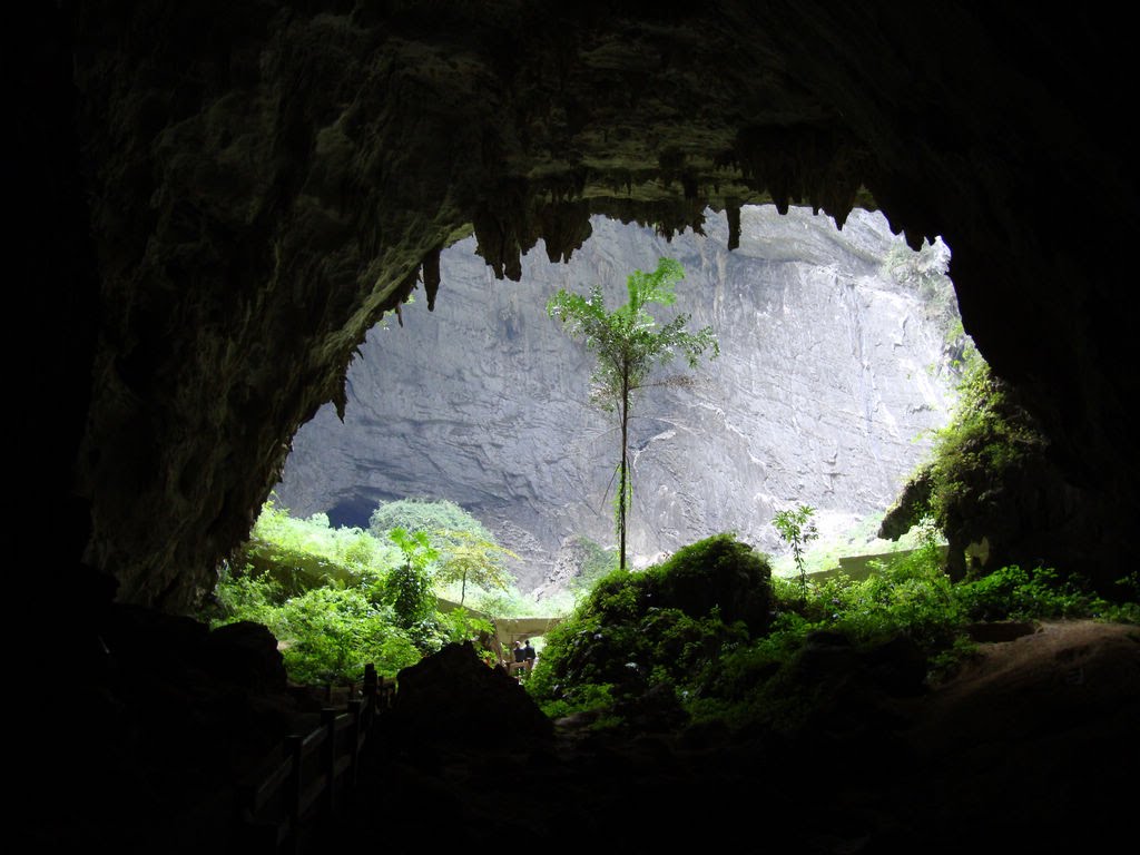 百魔洞.jpg