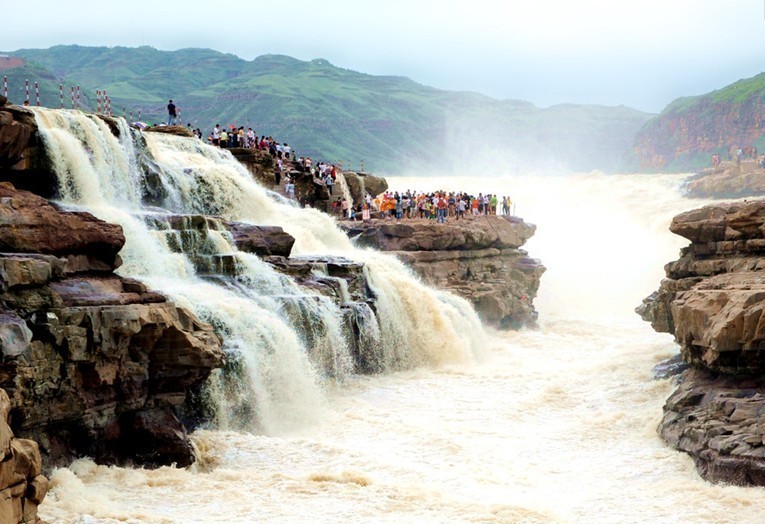 黄河壶口瀑布.jpg