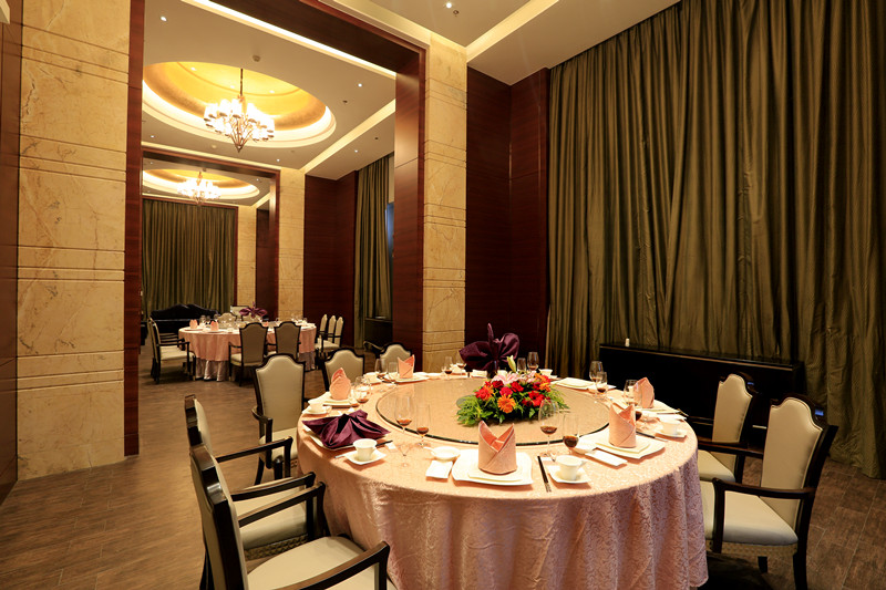 海南亚泰温泉酒店盈滨泰得中餐厅01.jpg